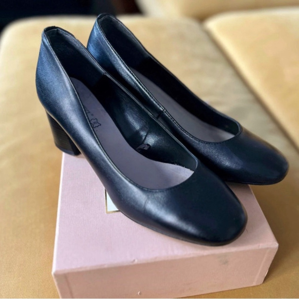 Classic Black Leather Platform Pumps